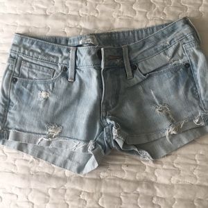 Billabong light wash like new distressed shorts